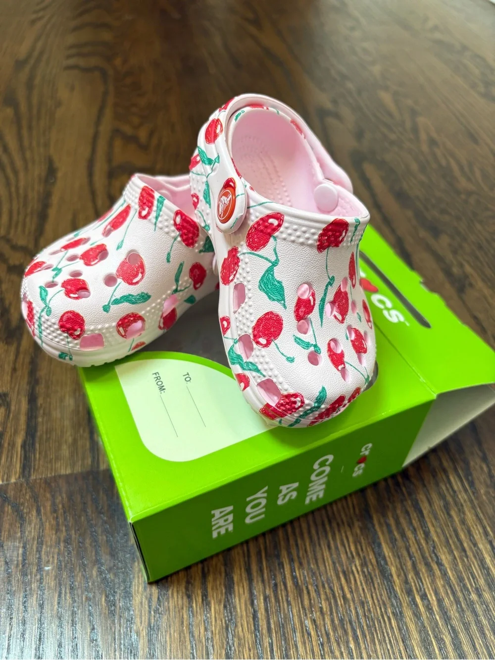 Toddler Crocs Cherry Print size 2/3